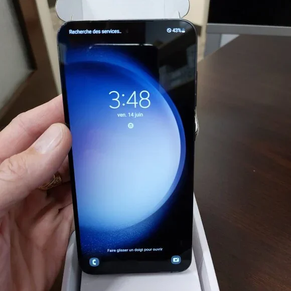 Samsung Galaxy S23 FE 5G 128GB Unlocked. In good condition !!! - Picture 1 of 9